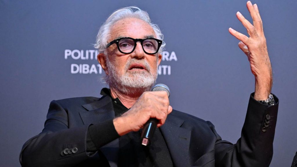 Flavio Briatore, ritorno di fiamma: spunta una foto inedita dell’imprenditore proprio con lei