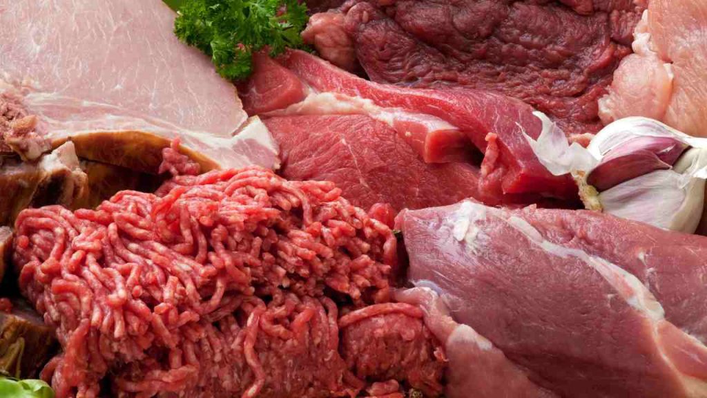 Carne della Lidl, perchè costa così poco e da dove proviene: la verità non è quella che pensi tu