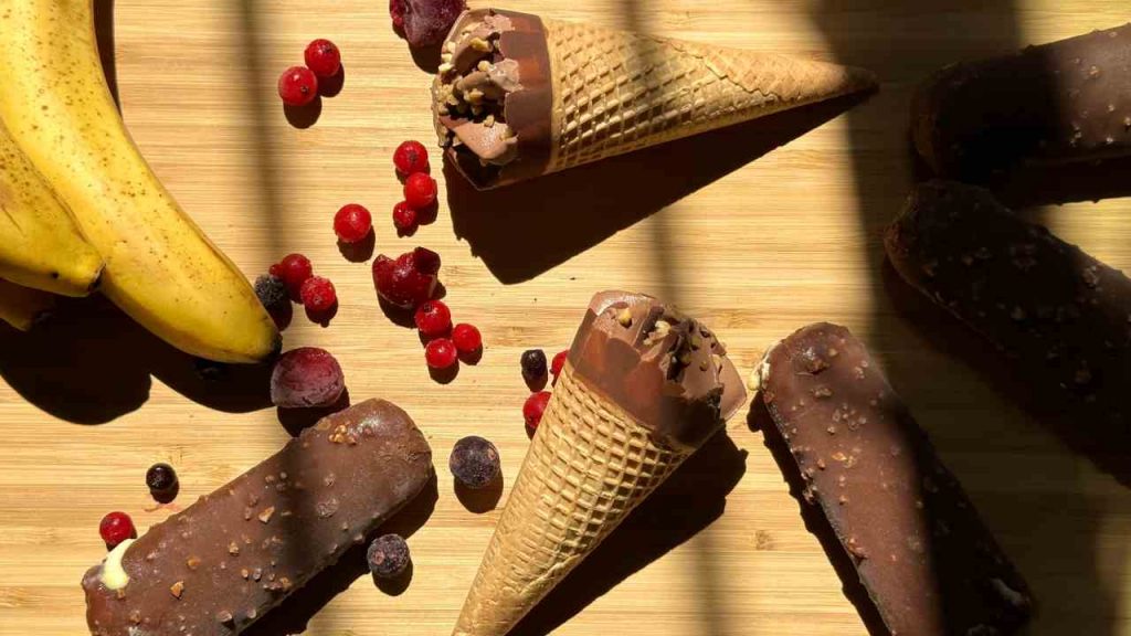 Gelato, non lo mangiare o rischi gravi danni alla tua salute: questi contengono schegge di alluminio | Disastro in corso