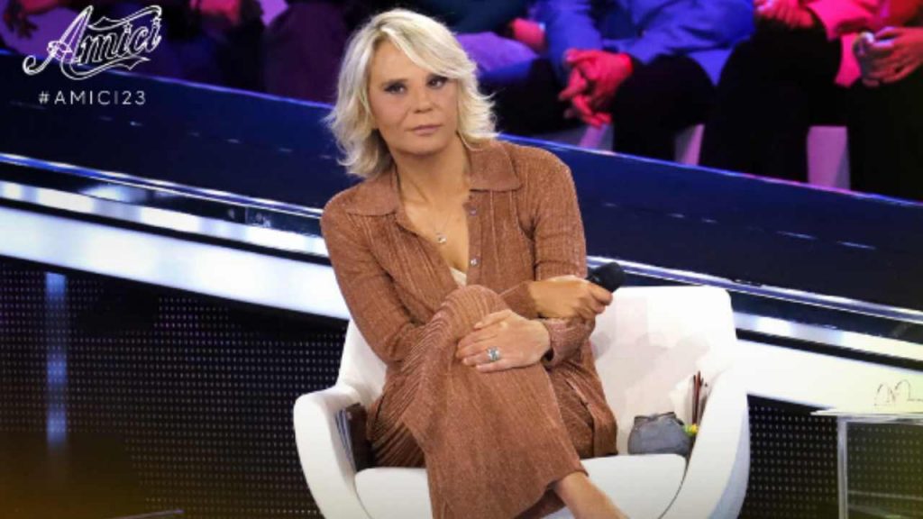 Maria De Filippi nei guai: disperazione e imbarazzo nel suo programma | Che vergogna