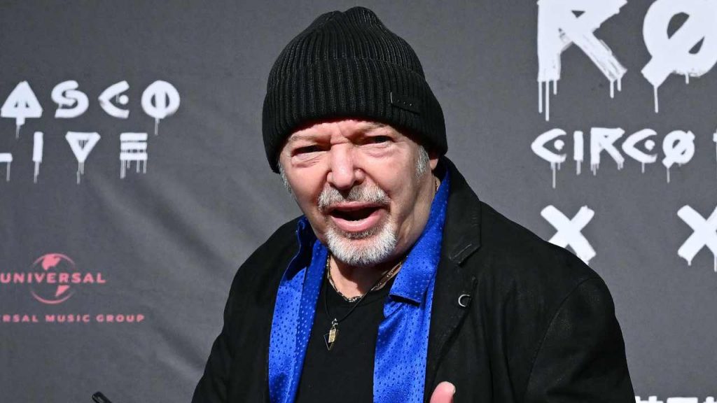 Vasco Rossi perde le staffe, dopo il recente lutto arriva l’accusa infamante: “È una vergogna!”