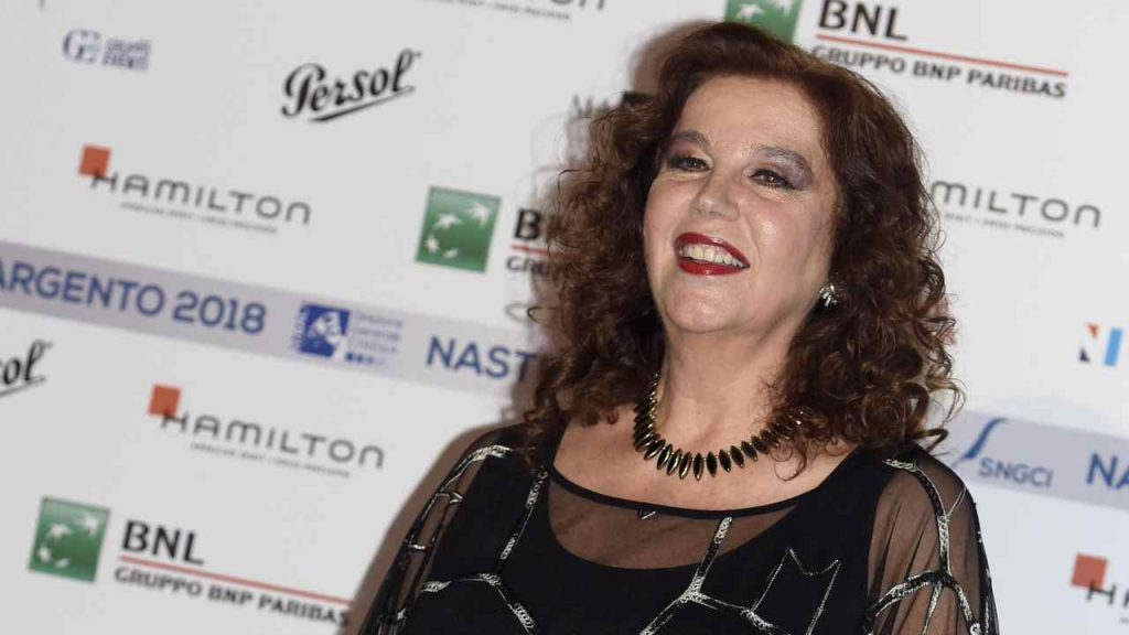 Stefania Sandrelli, tutta la verità sulla sua cotta per Gino Paoli: ecco cosa ha confessato dopo 40 anni