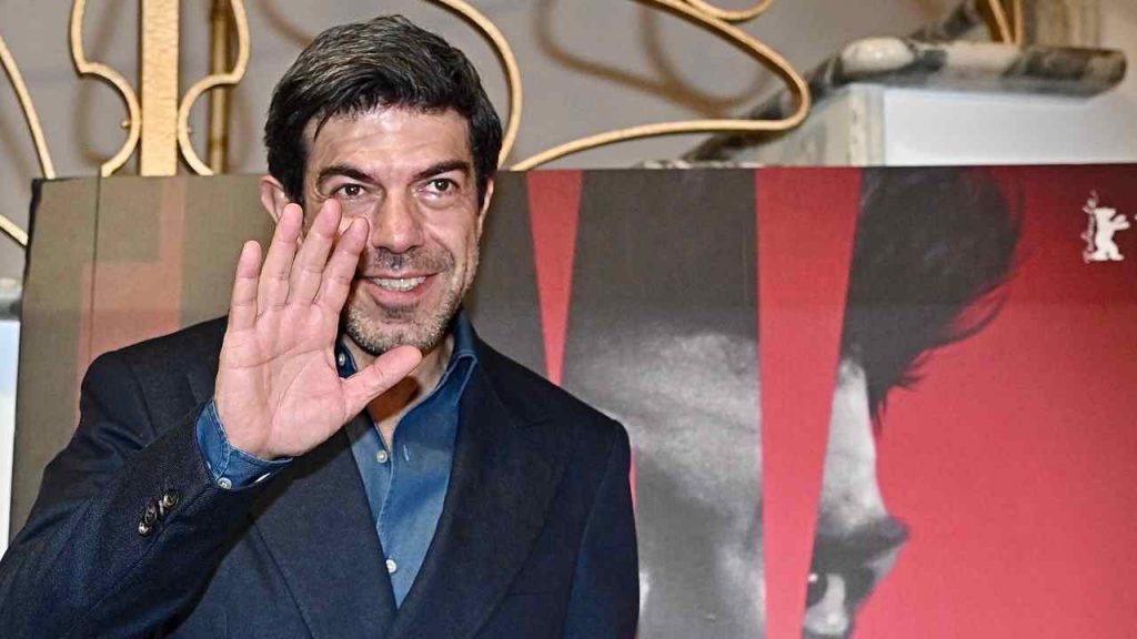 Pier Francesco Favino, la rivelazione sorprendente lascia tutti senza fiato: ecco la verità sul suo futuro al cinema